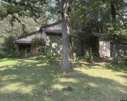featured image of 23549 Greenwood Trl