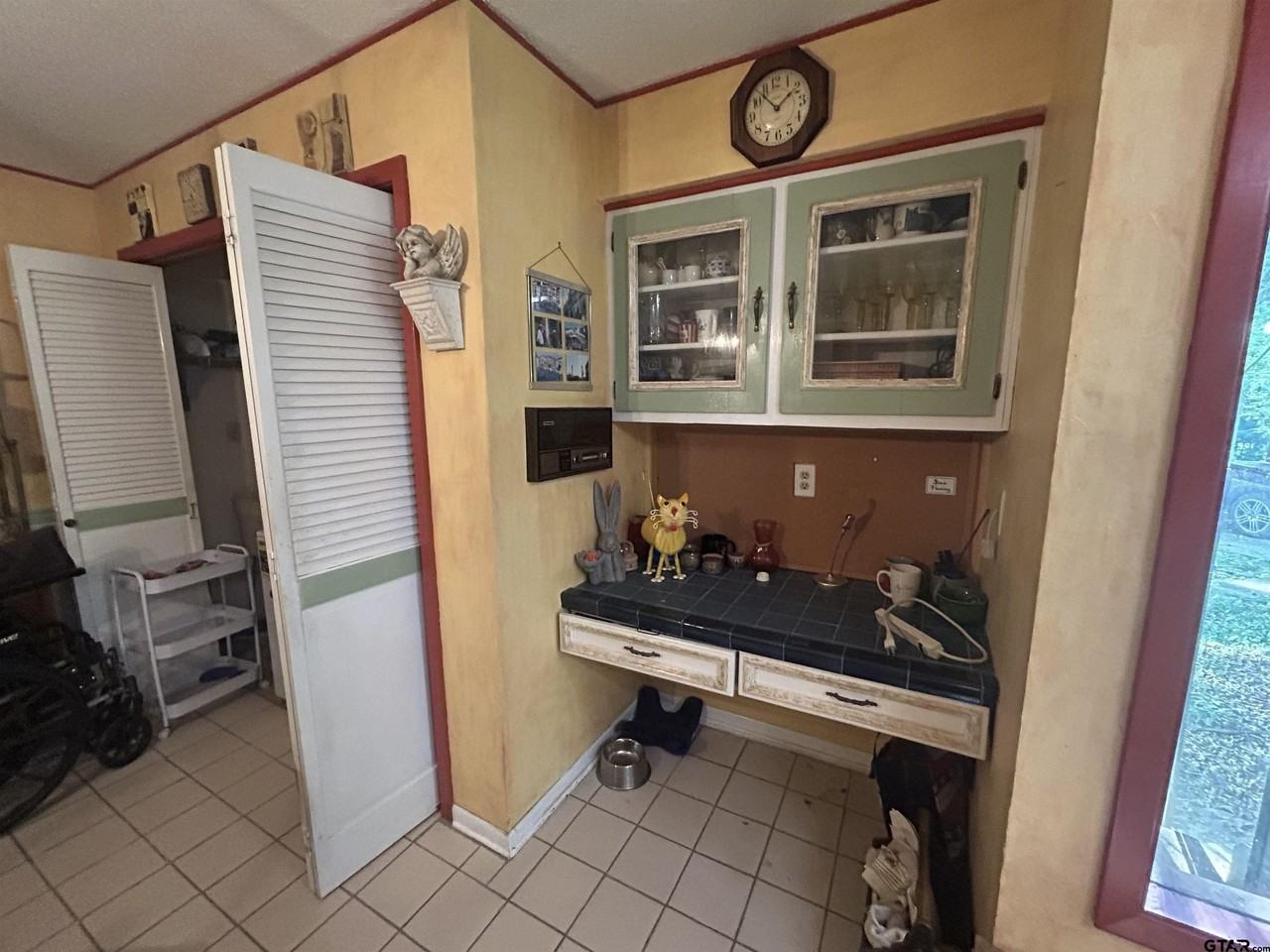 23549 Greenwood Trl - Photo 6 of 18
