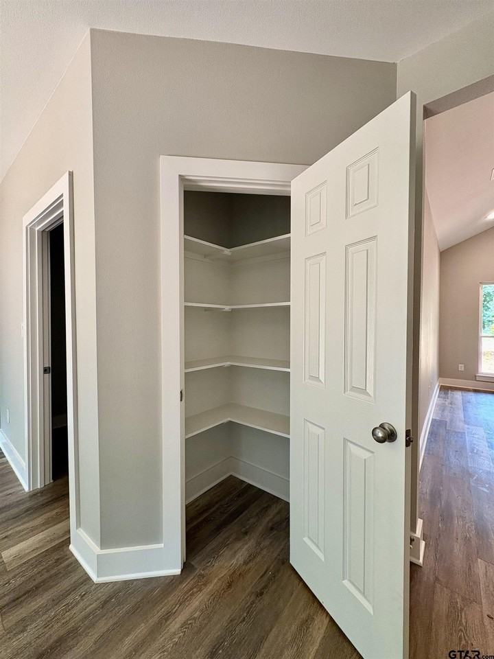 682 El Paso Dr - Photo 6 of 17