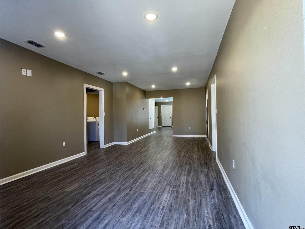 1319 E Dawson St - Photo 5 of 24