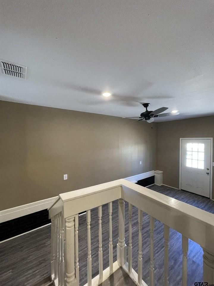 1319 E Dawson St - Photo 6 of 24