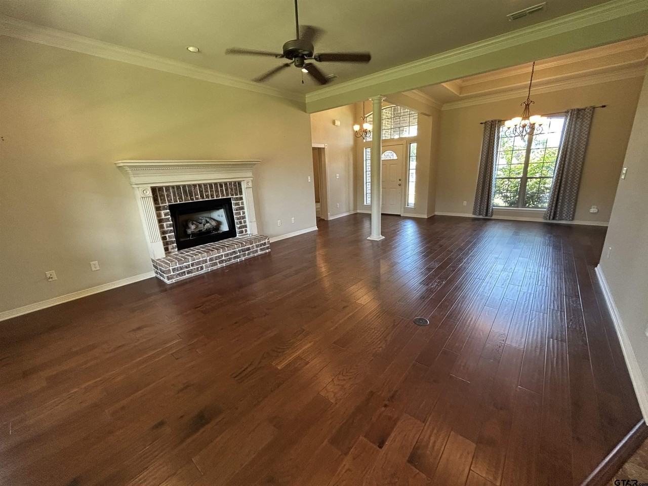 518 Susie St - Photo 3 of 42