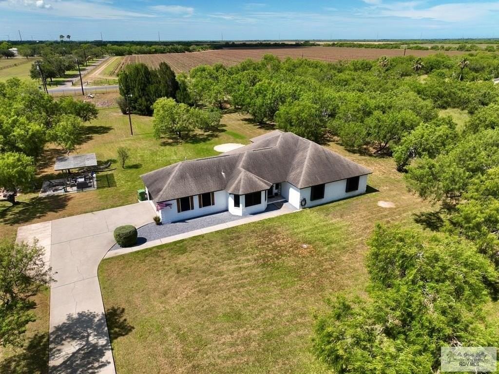 35059 Anaqua Dr - Photo 2 of 22