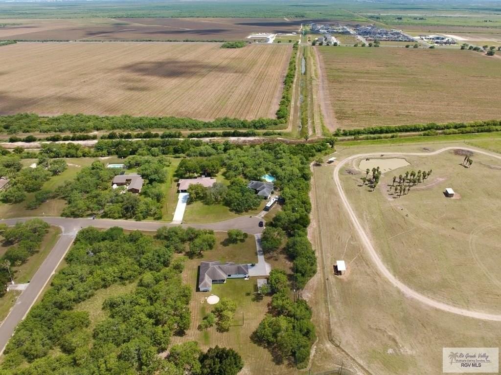 35059 Anaqua Dr - Photo 3 of 33