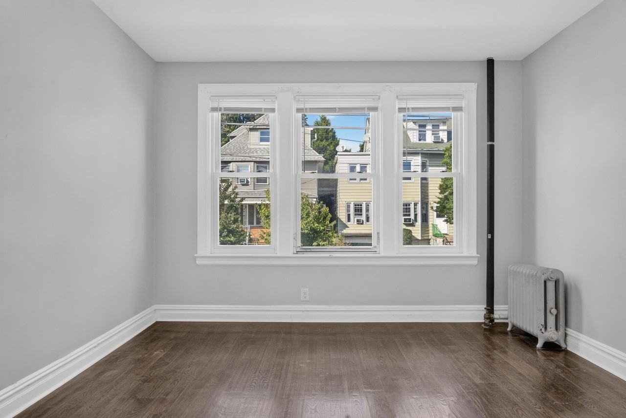 86 W 45th St #1 - Photo 5 of 20