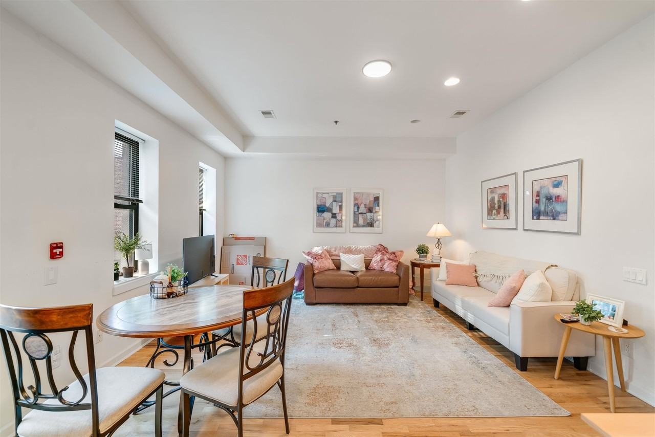 830 Hudson St #4 - Photo 2 of 13