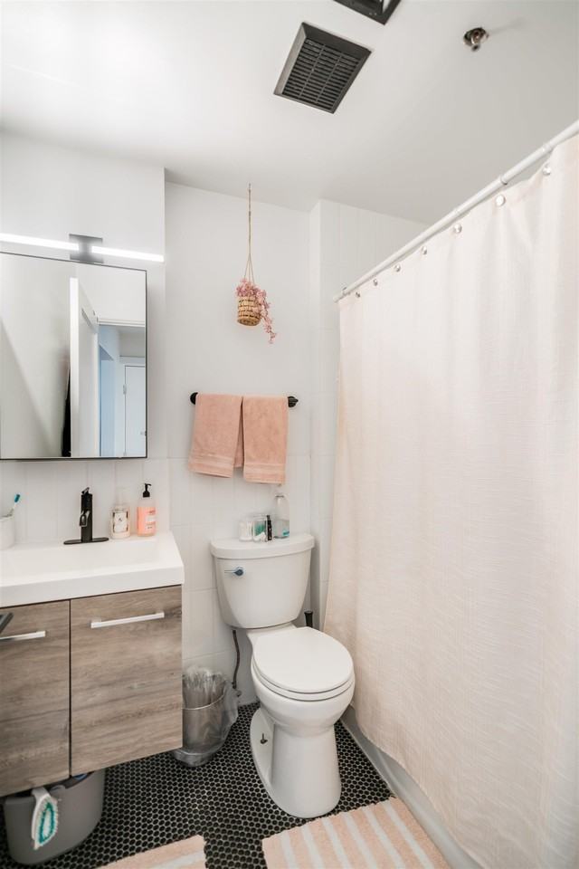 830 Hudson St #4 - Photo 6 of 13