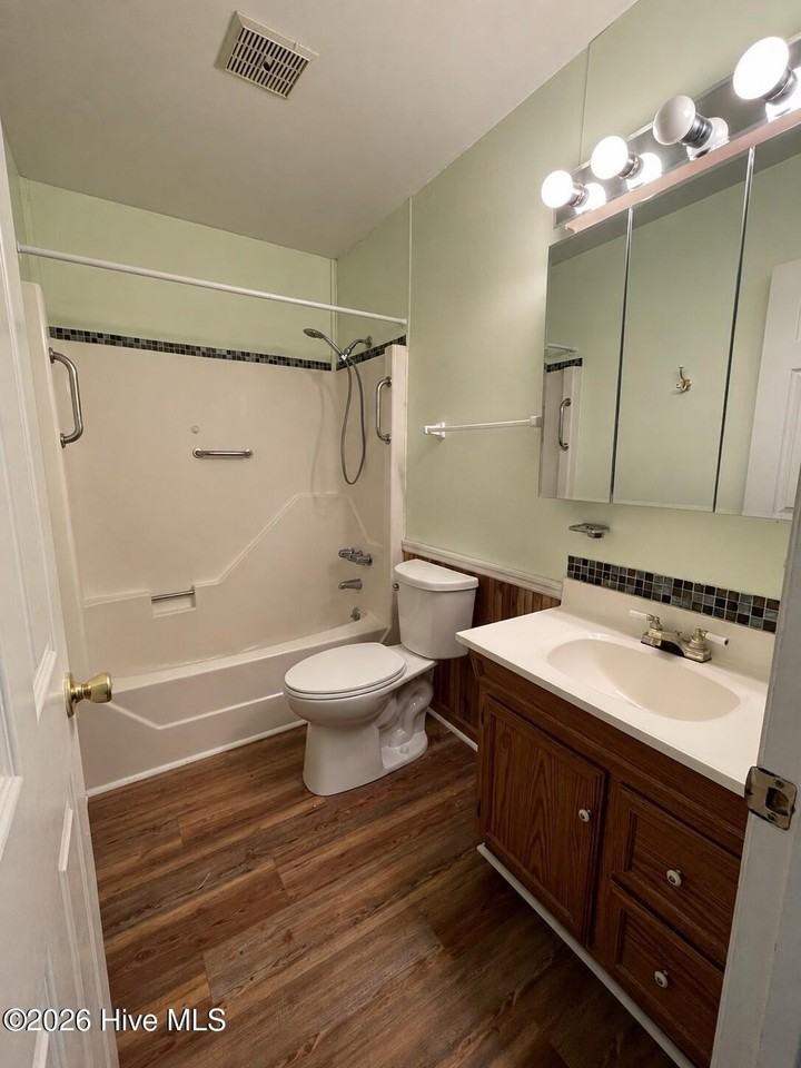 104 Bayer Ct - Photo 2 of 20