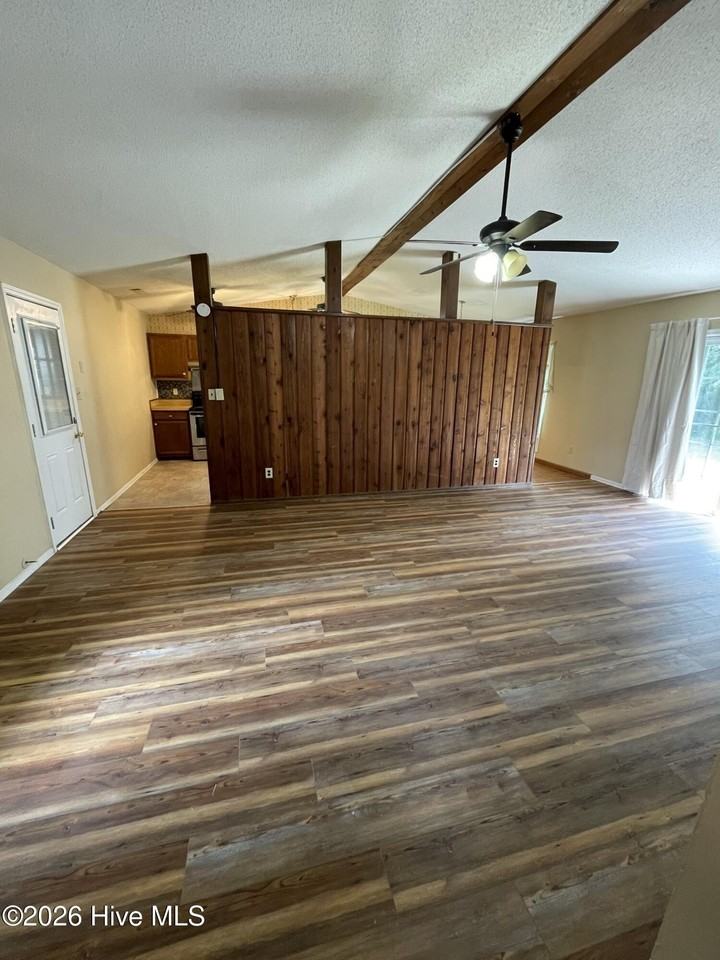 104 Bayer Ct - Photo 6 of 20
