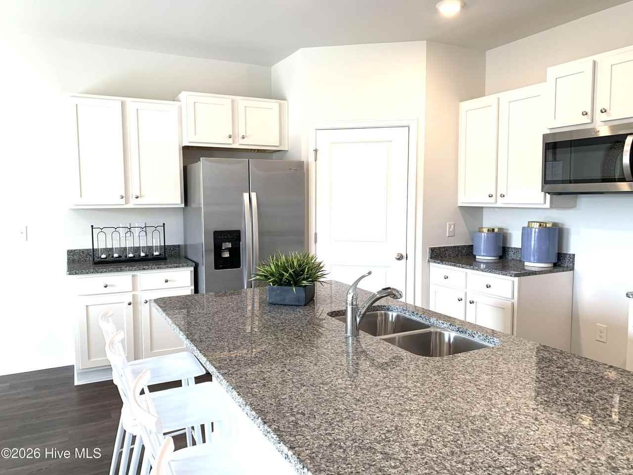 608 Airlie Vista Ln - Photo 3 of 21