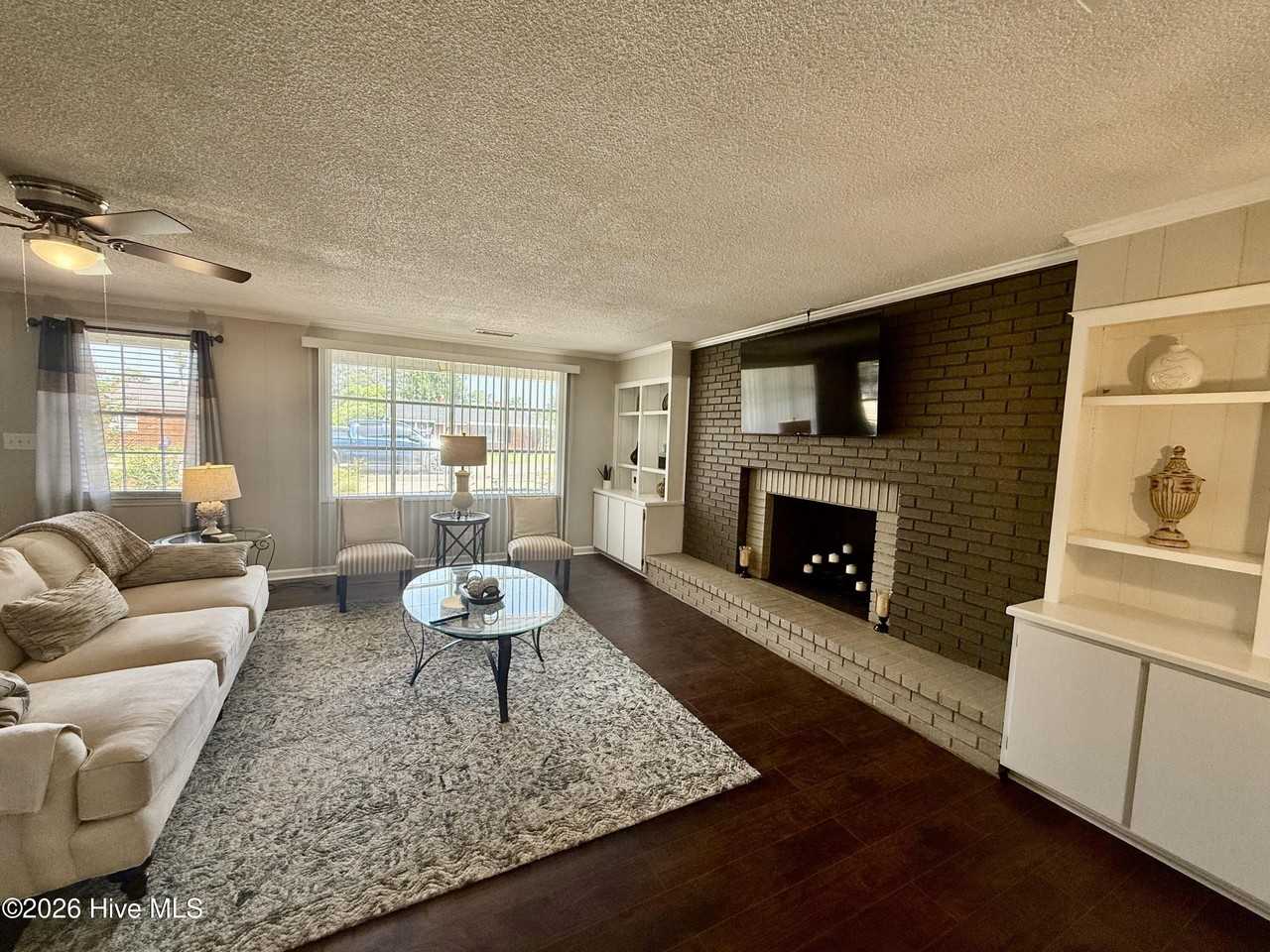 2514 Elderberry Dr - Photo 4 of 22
