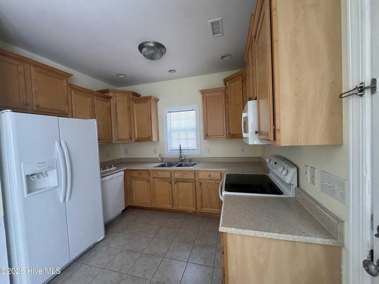 210 Chadwick Shores Dr - Photo 7 of 16
