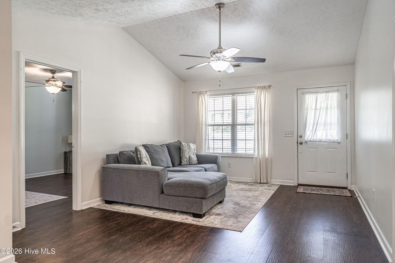 1215 W New Hampshire Ave - Photo 3 of 18