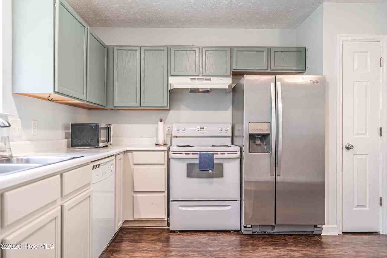 1215 W New Hampshire Ave - Photo 6 of 18