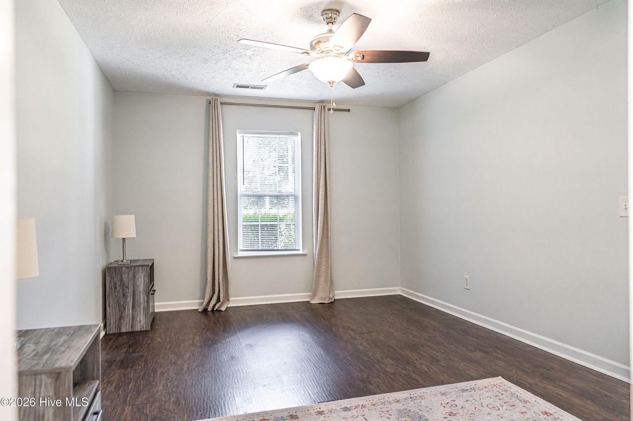 1215 W New Hampshire Ave - Photo 7 of 18