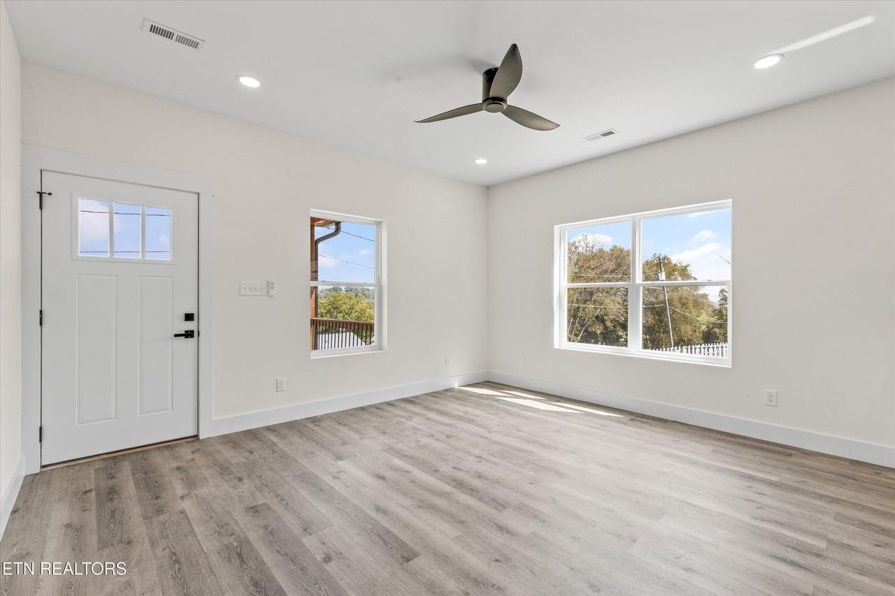 3900 Lilac Ave - Photo 5 of 41