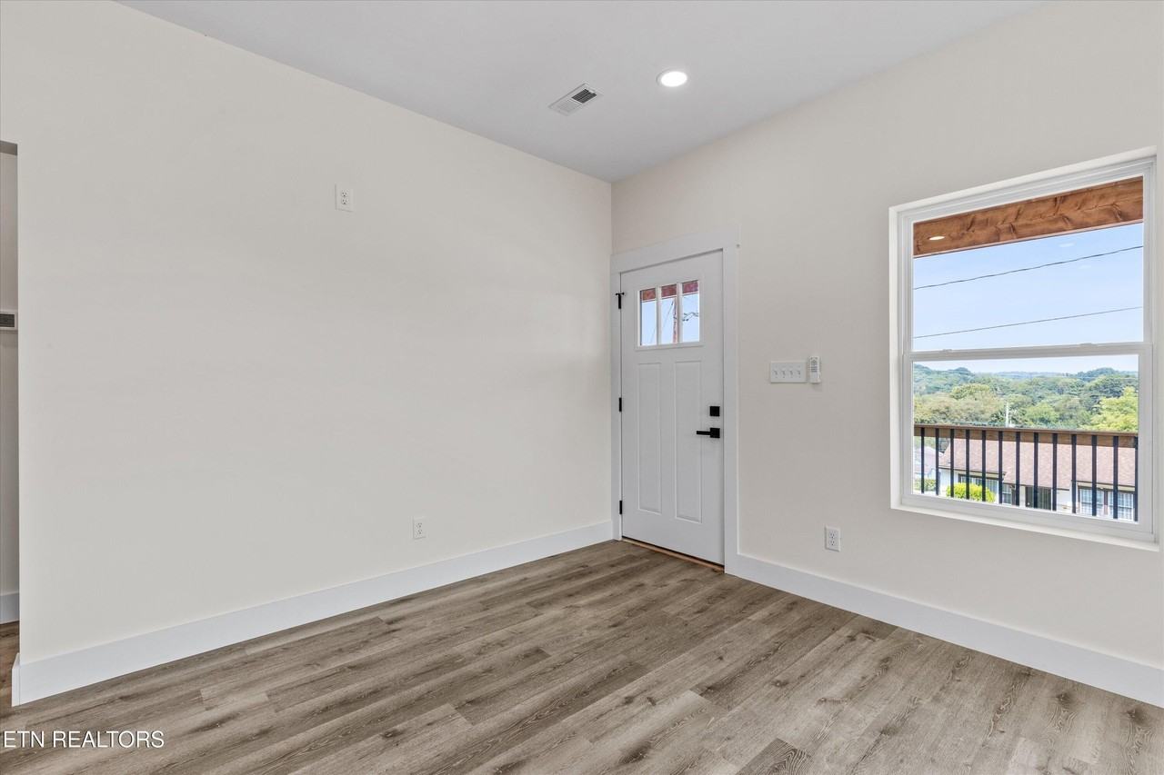 3900 Lilac Ave - Photo 6 of 41