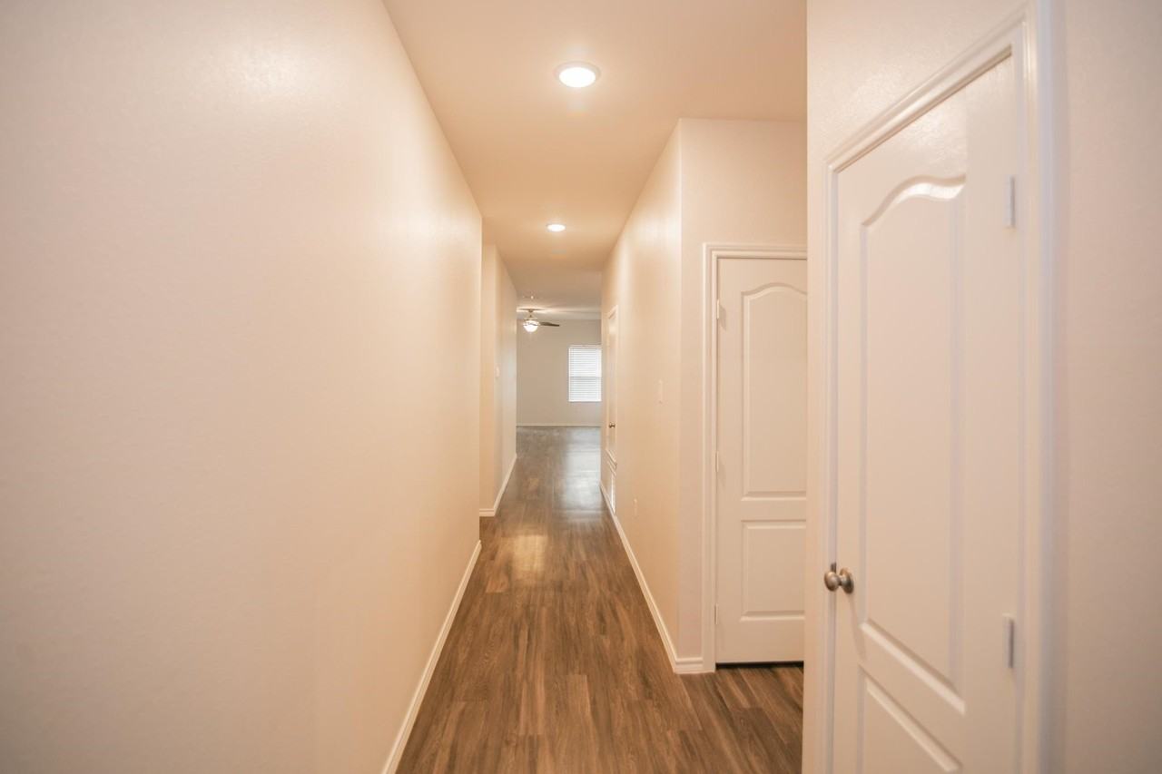 1123 Mission Creek Dr - Photo 3 of 26