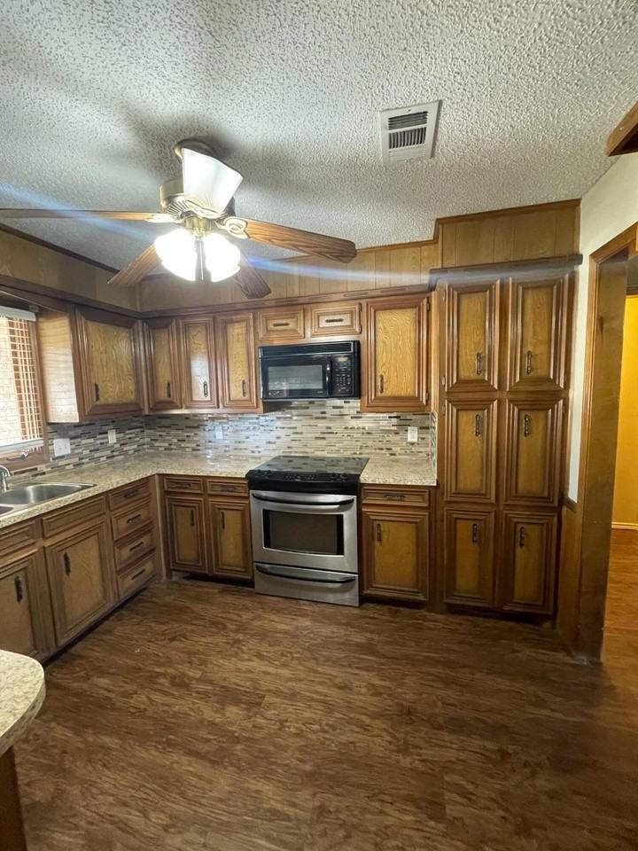 5316 73rd St - Photo 3 of 29