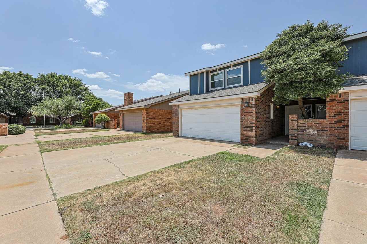 8308 Albany Ave - Photo 4 of 49