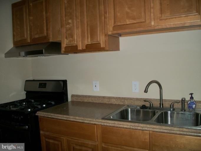 1429 S St Se - Photo 7 of 27