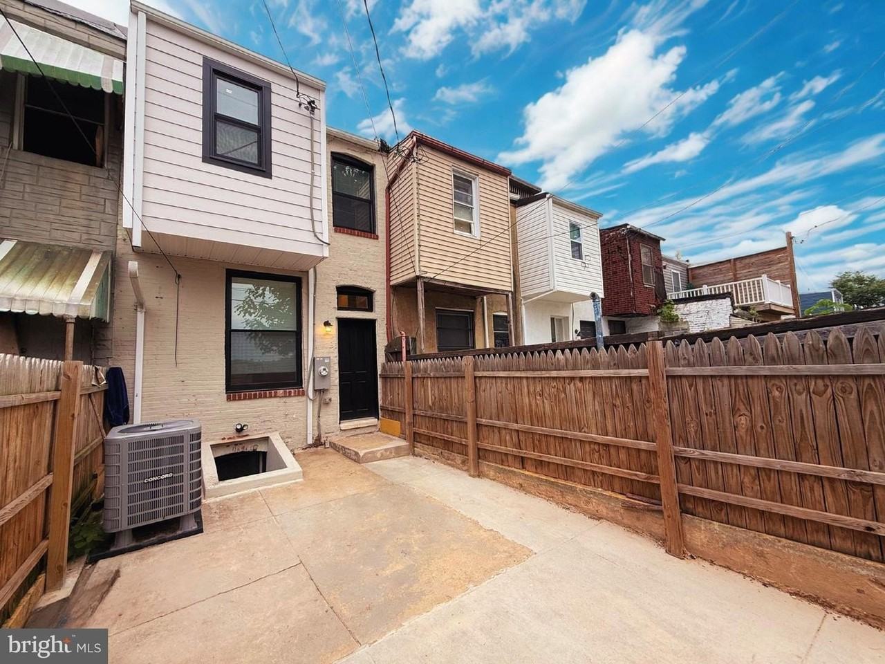 715 N Patterson Park Ave - Photo 3 of 24