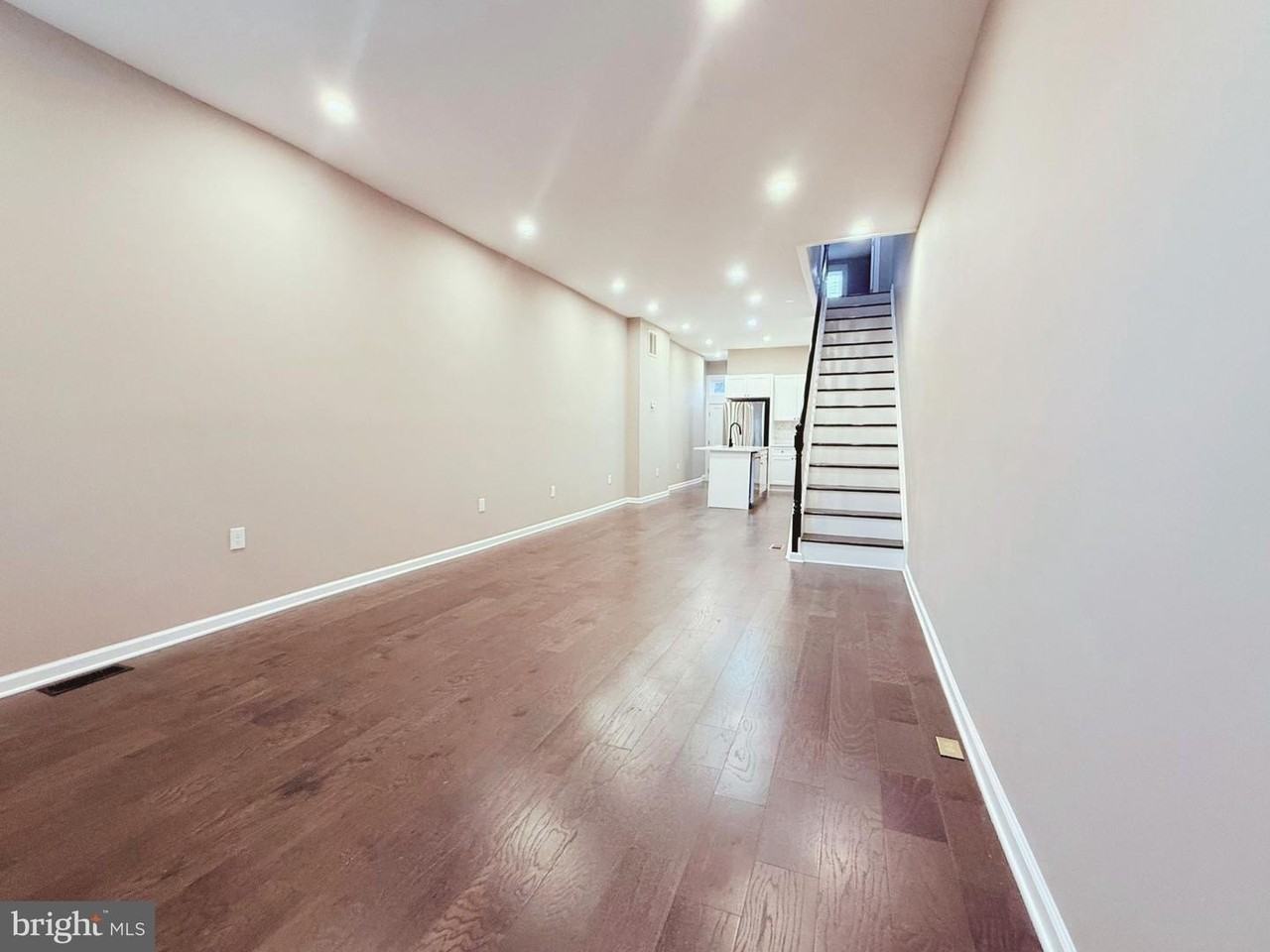 715 N Patterson Park Ave - Photo 4 of 24