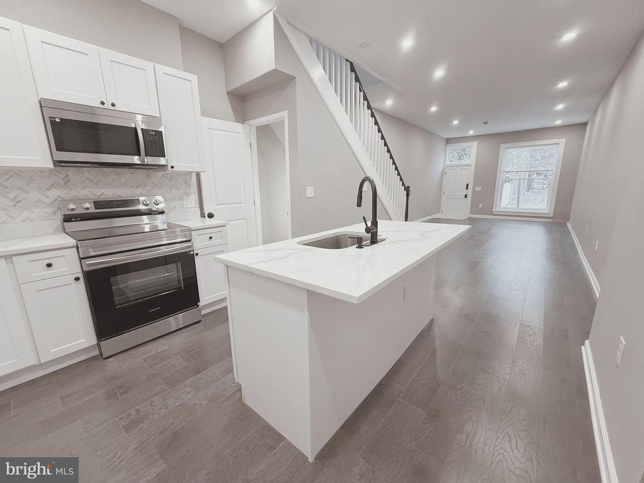 715 N Patterson Park Ave - Photo 5 of 24