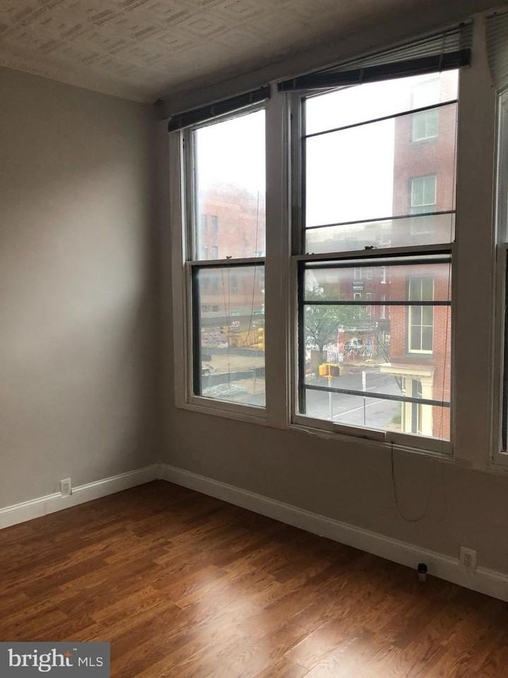 123 W Mulberry St - Photo 3 of 10