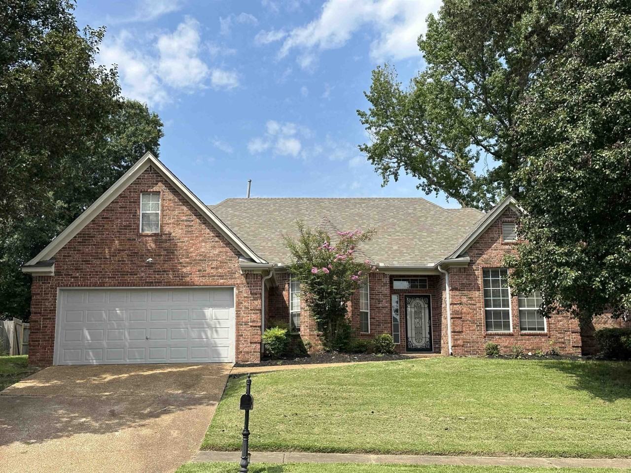 5281 Jon Oak Dr