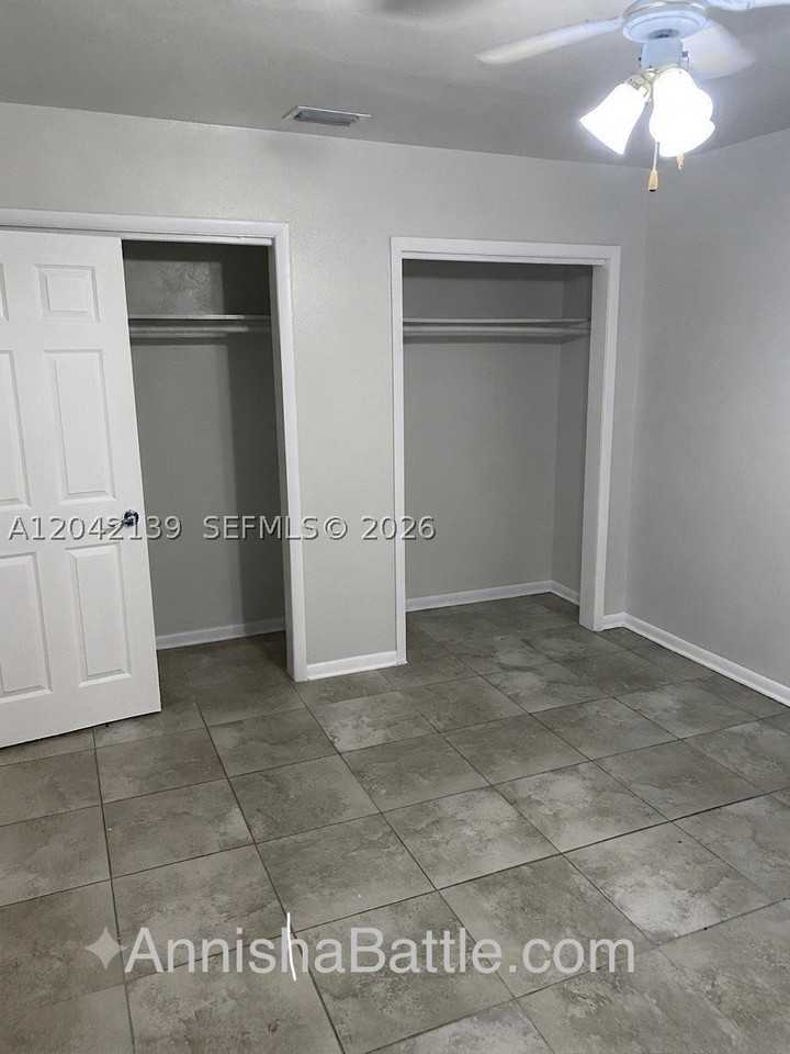 2901 Nw 50th St - Photo 3 of 14