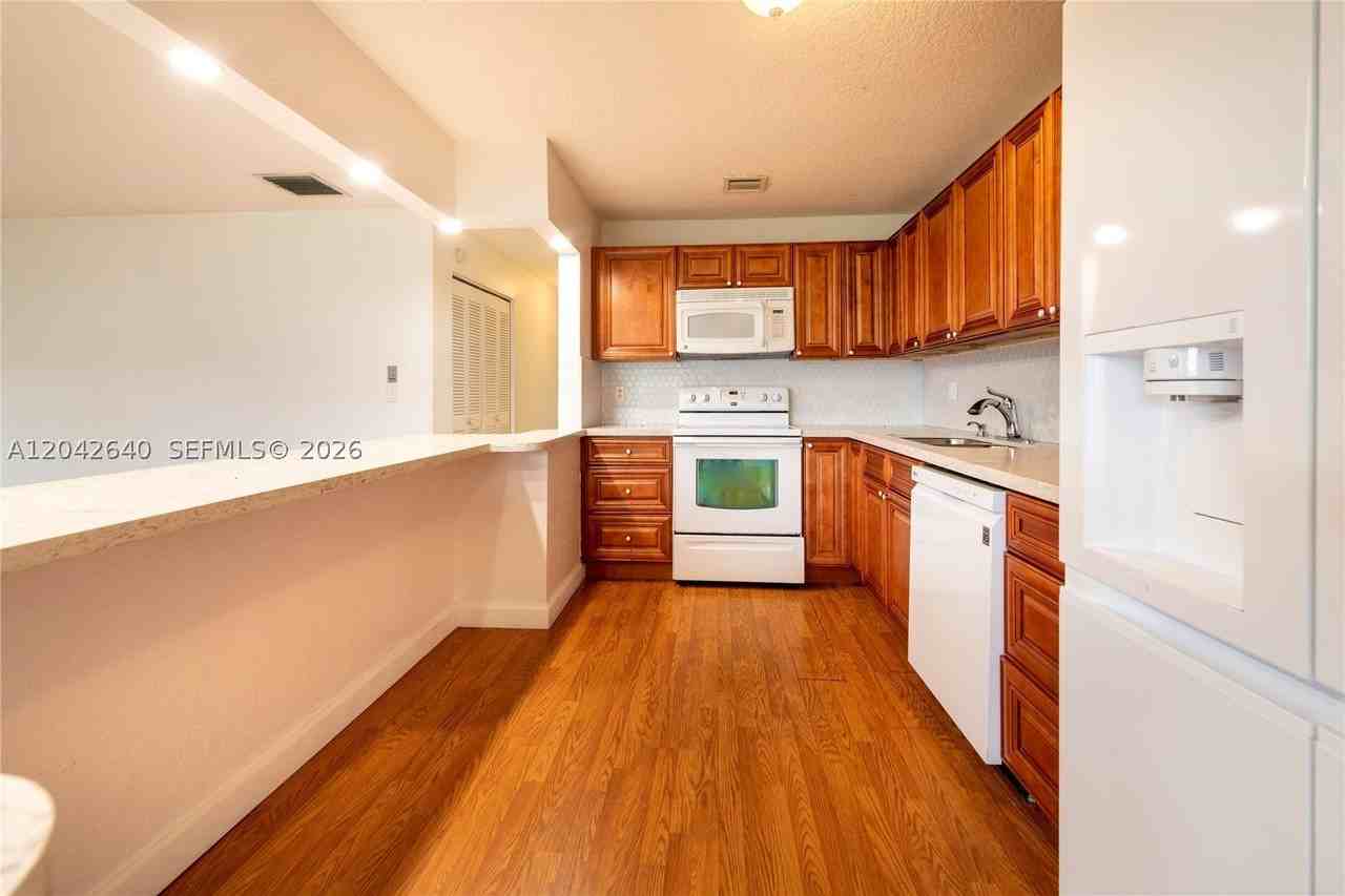 8555 Nw 10th St #B106 - Photo 3 of 28