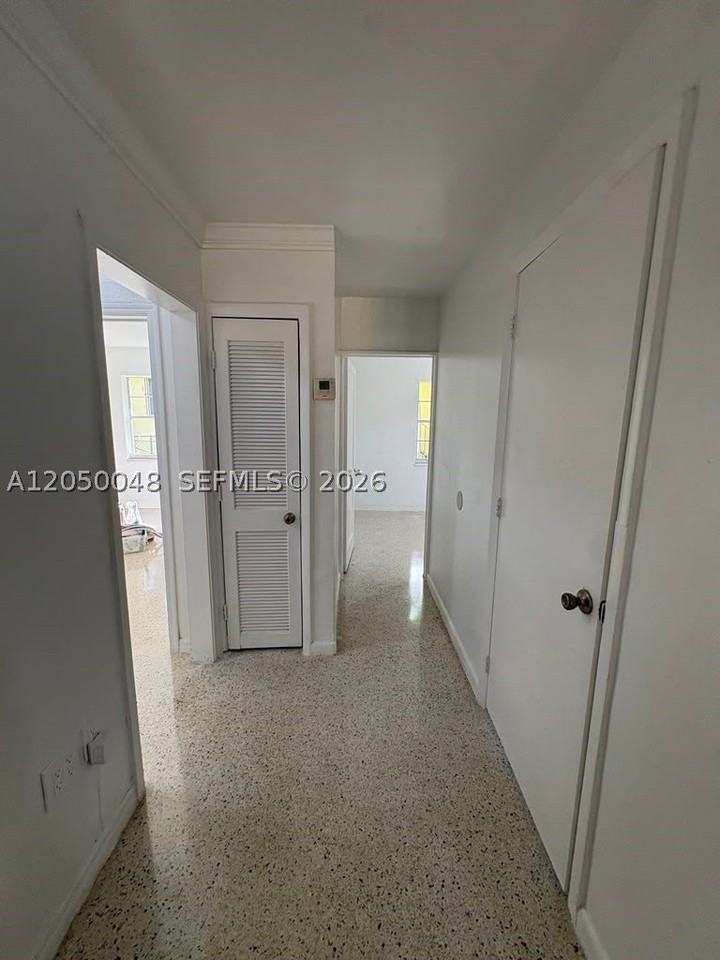475 Ne 164th St - Photo 2 of 7