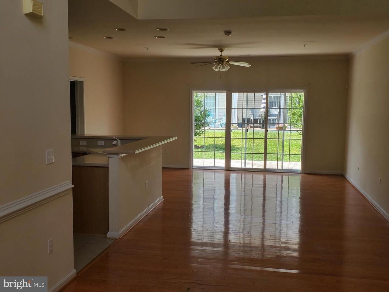 654 Ruxton Rd - Photo 4 of 16