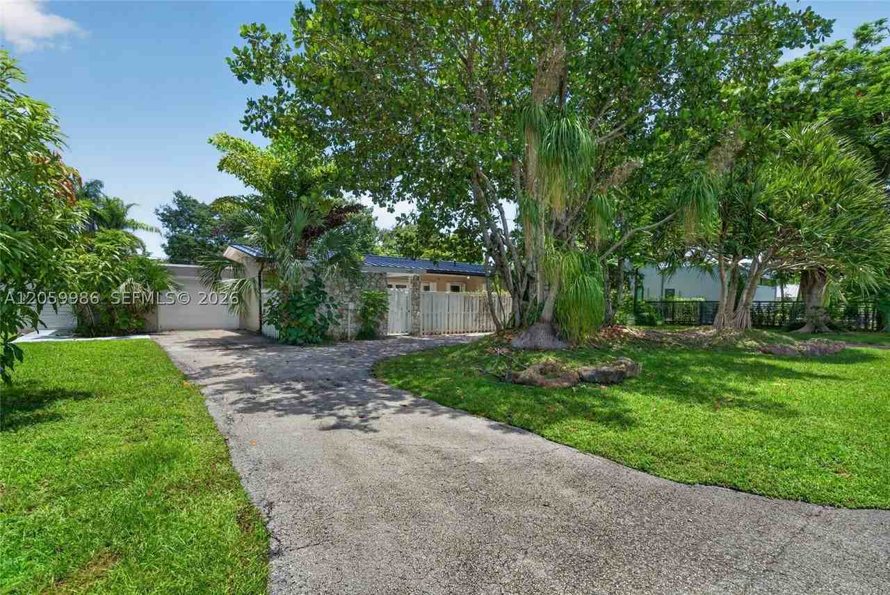 12935 Sw 81st Ave - Photo 3 of 43