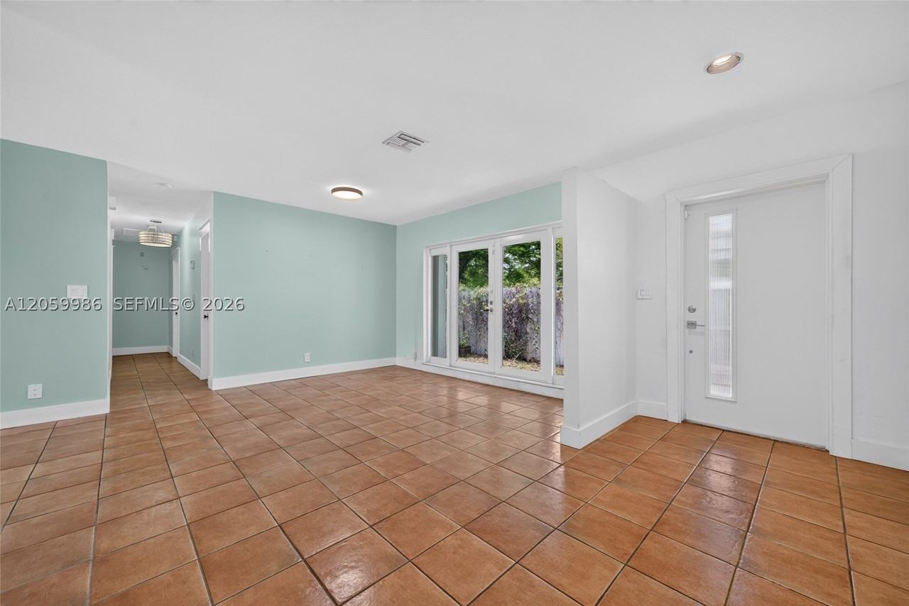 12935 Sw 81st Ave - Photo 6 of 43
