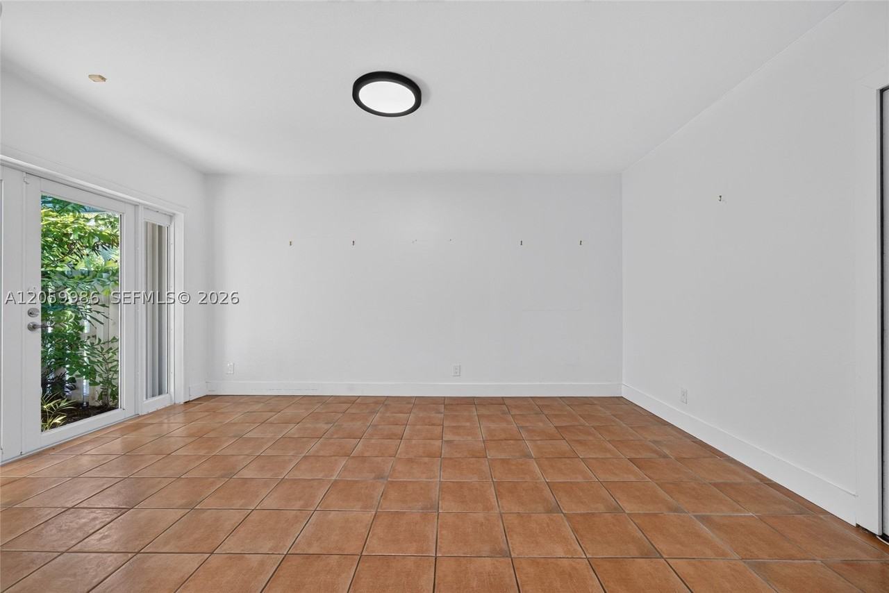 12935 Sw 81st Ave - Photo 5 of 45