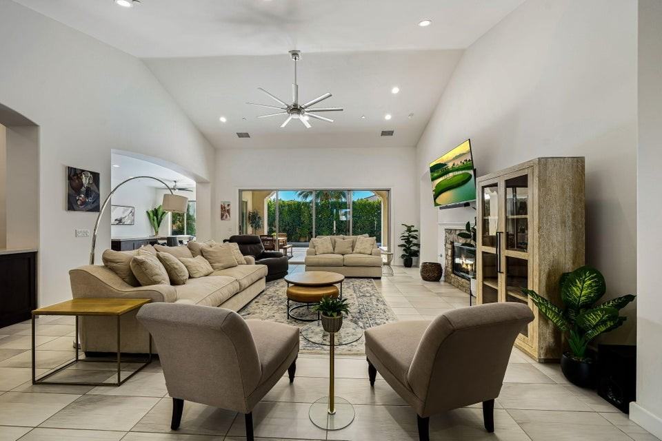 81805 Four Seasons Pl - Photo 2 of 48