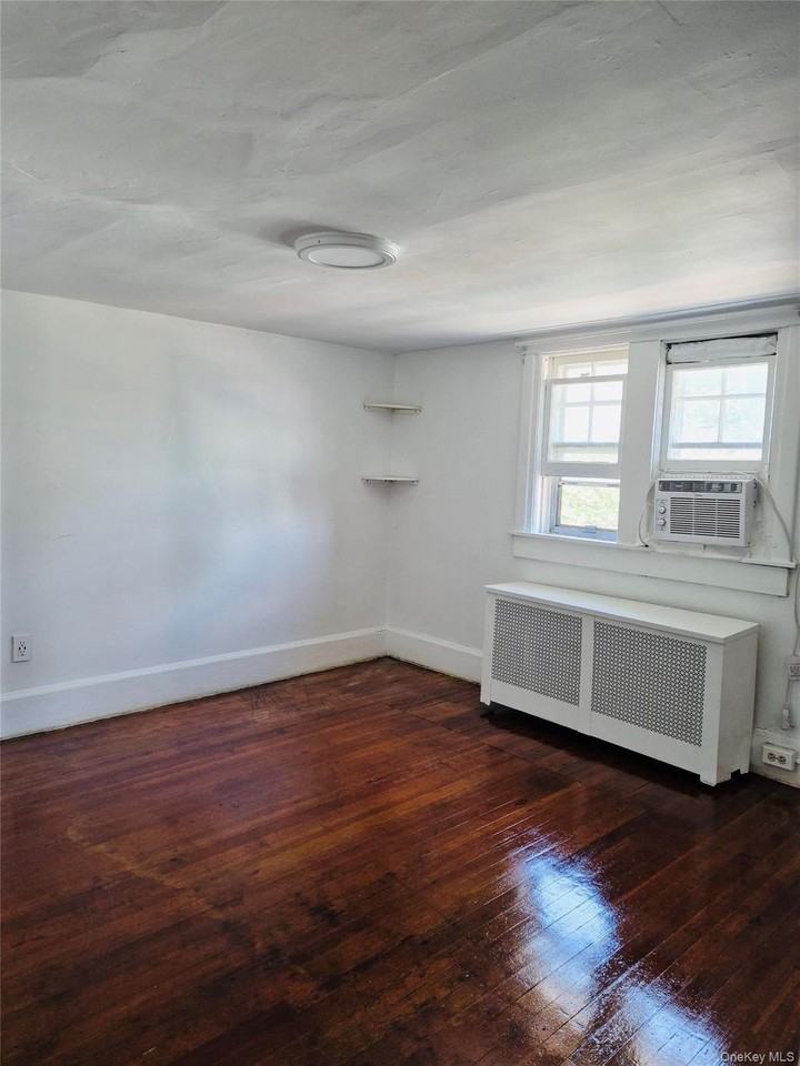 12 Cliff St Unit 2 - Photo 7 of 16