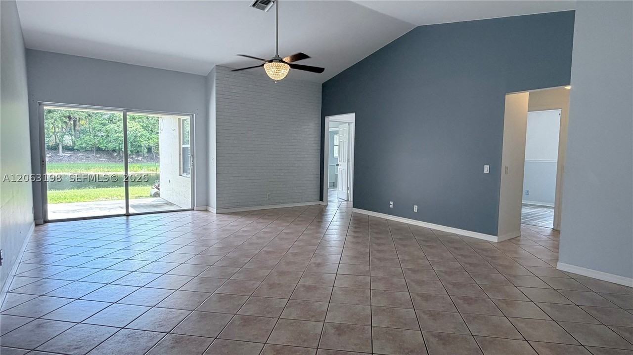2020 Andromeda Ln #2020 - Photo 6 of 30