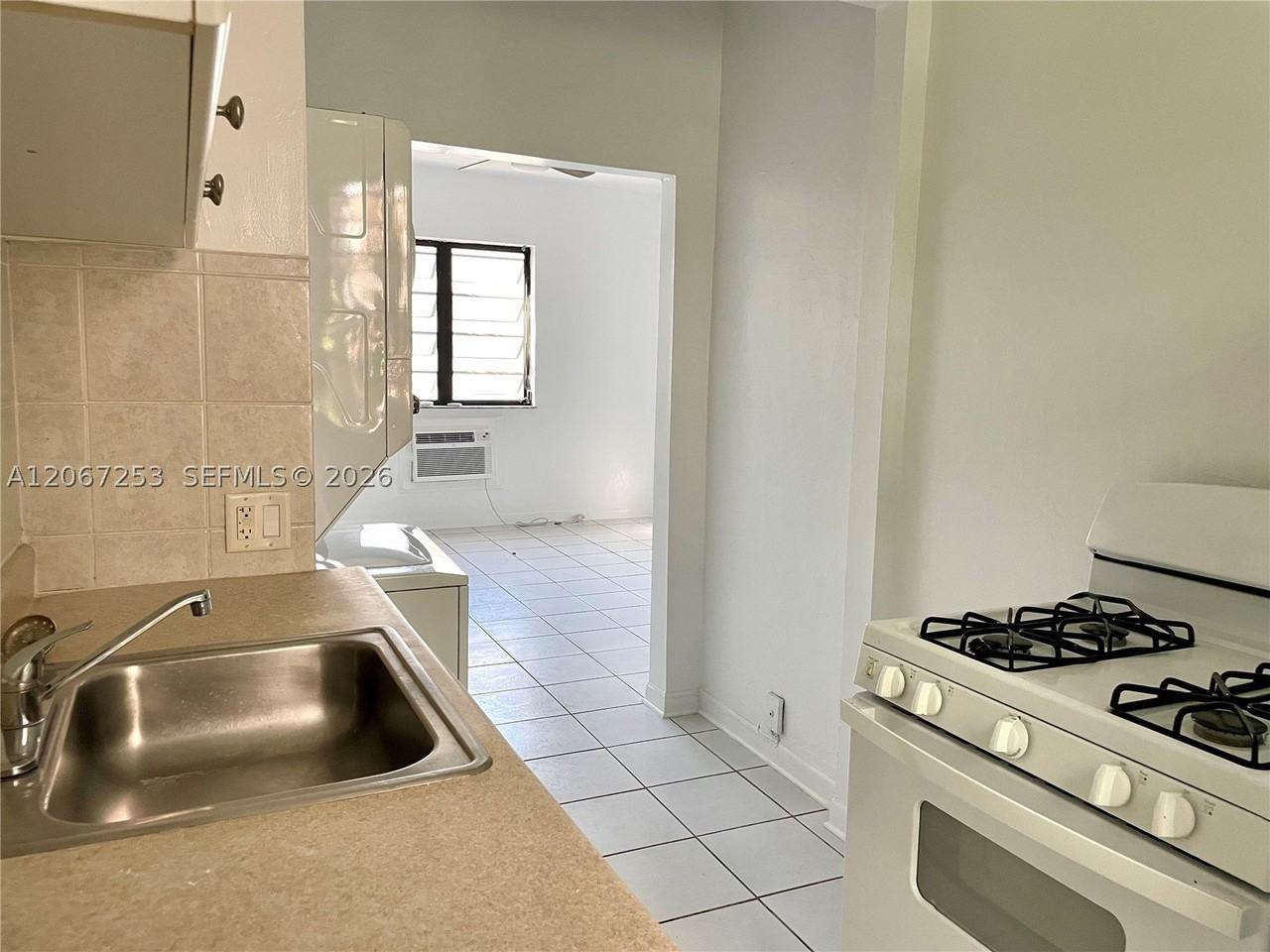 411 Meridian Ave #7 - Photo 3 of 10