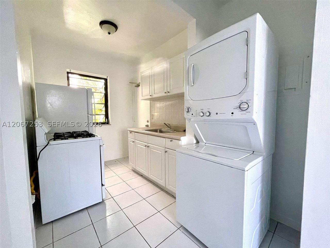 411 Meridian Ave #7 - Photo 4 of 10