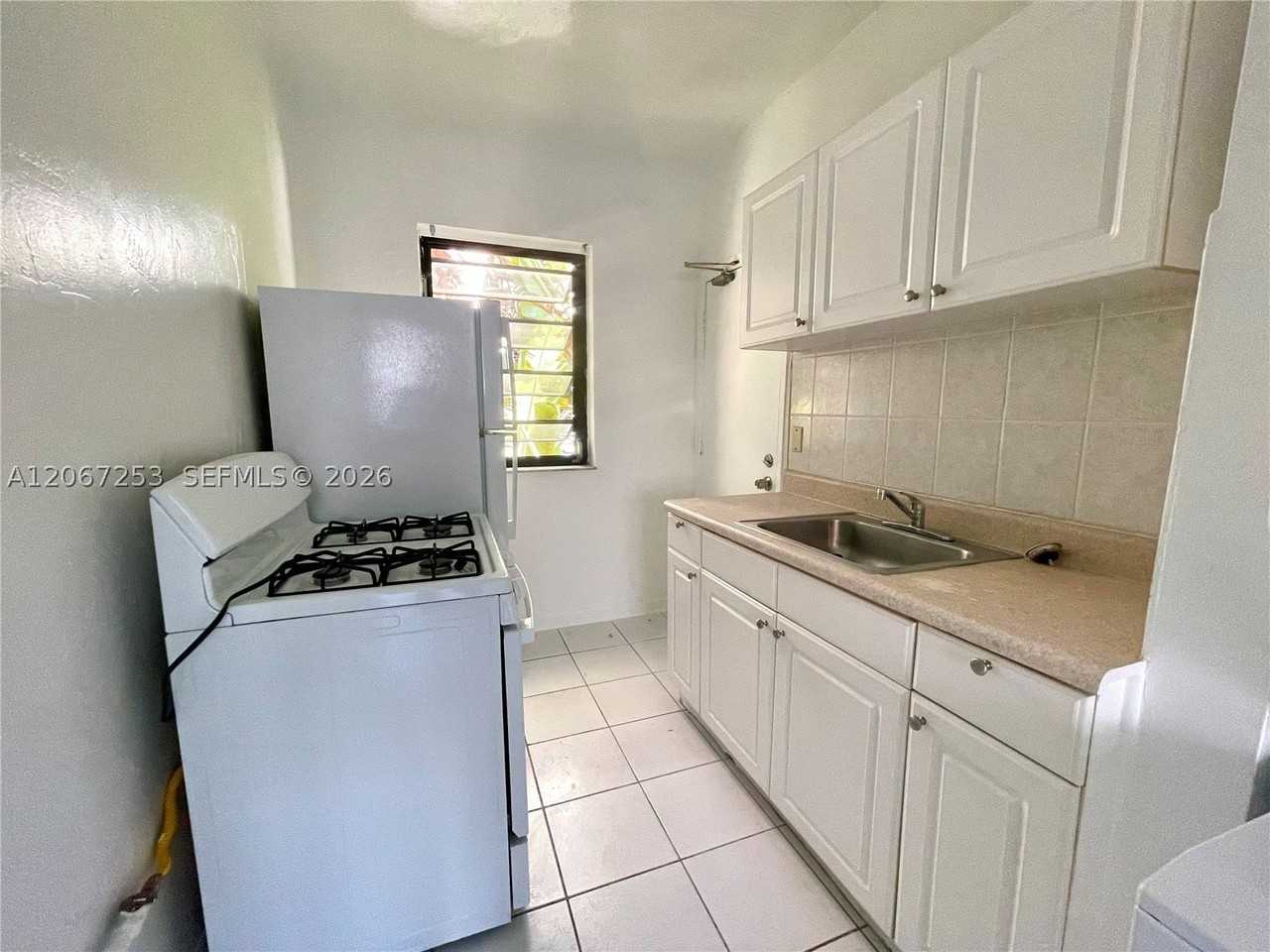 411 Meridian Ave #7 - Photo 5 of 10