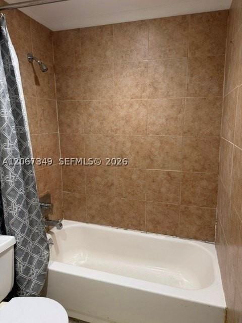 6960 Nw 186th St #2-521 - Photo 3 of 9