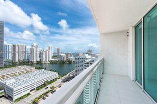 950 Brickell Bay Dr #2208 - Photo 1 of 1