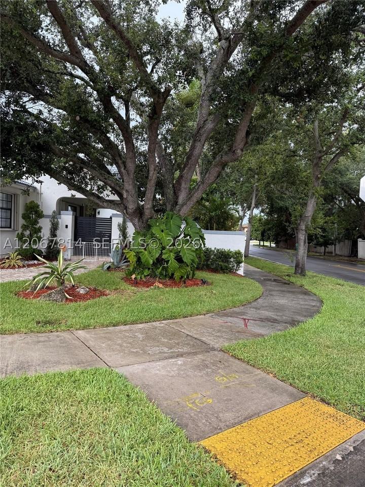 15158 Nw 89th Ave - Photo 4 of 37