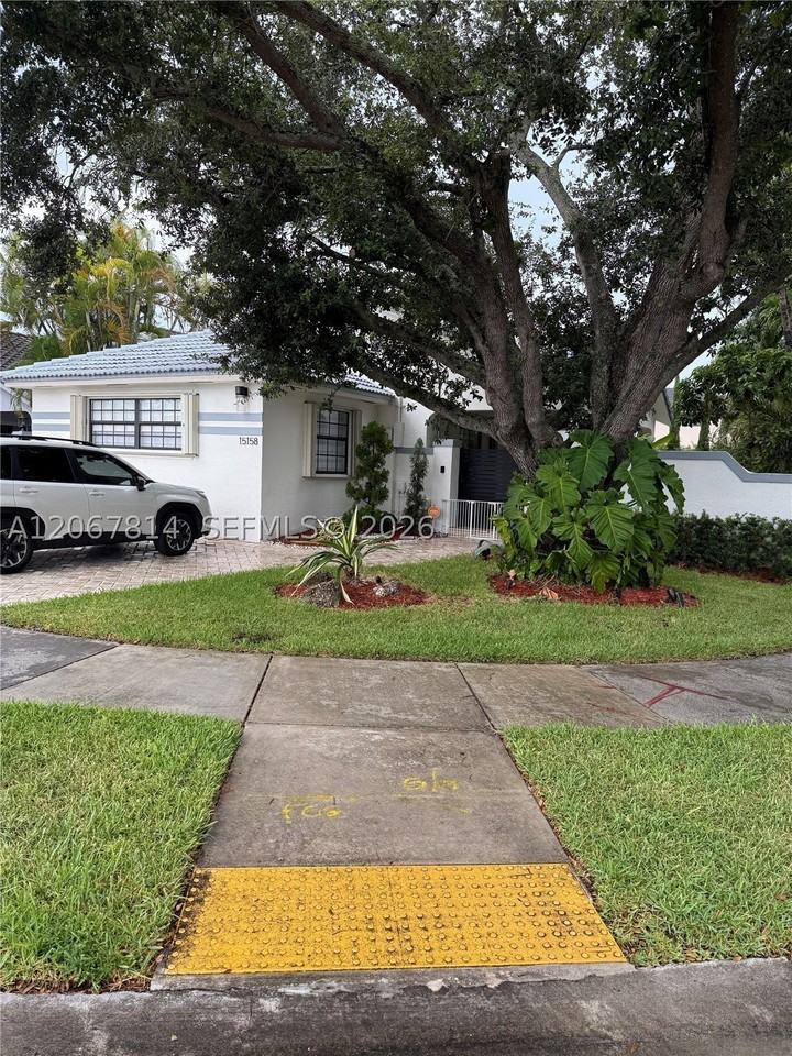 15158 Nw 89th Ave - Photo 5 of 37