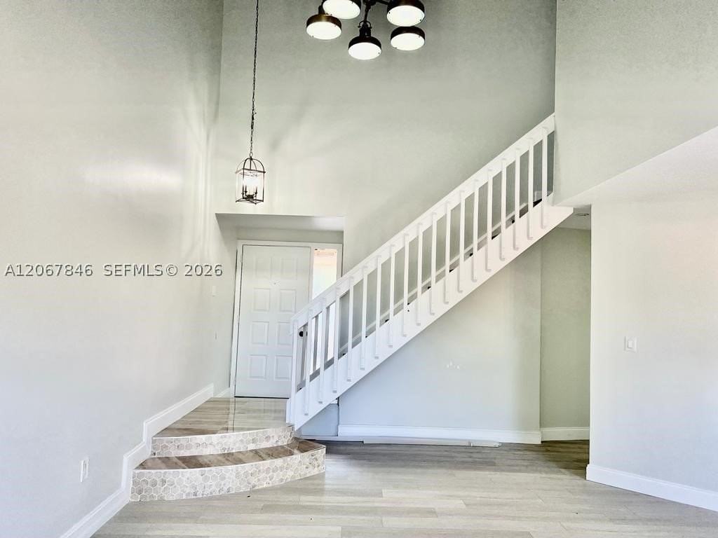 900 Sw 113th Ter - Photo 4 of 35