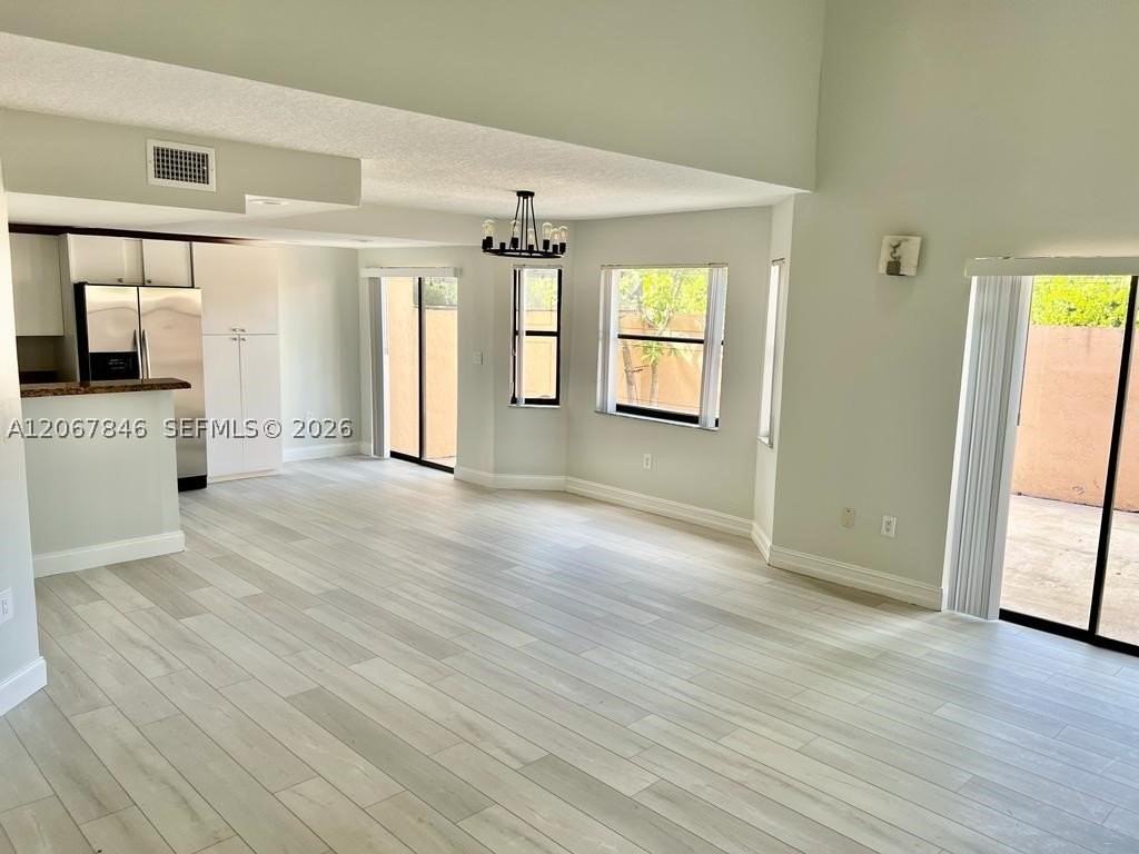 900 Sw 113th Ter - Photo 5 of 36