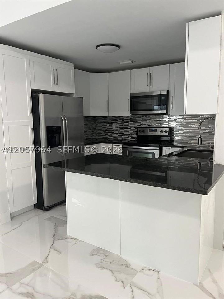 3872 Sw 133rd Pl #1 - Photo 6 of 13